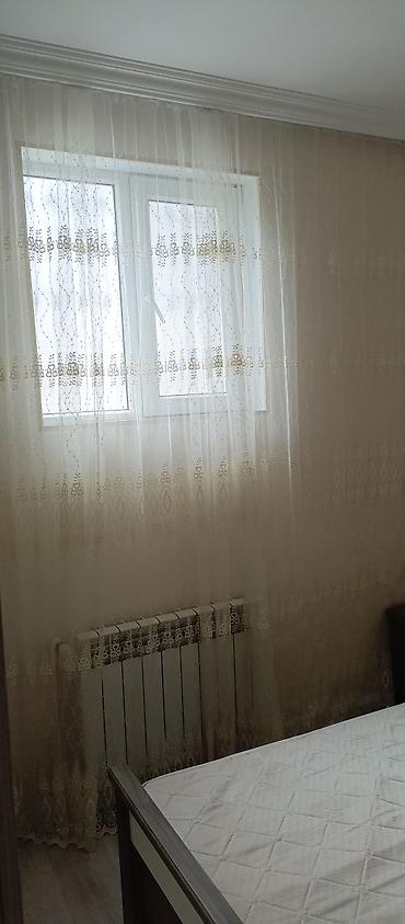 Uzunmüddətli kirayə mənzillər: 3 otaqlı mənzil – mebellə - Geniş və işıqlı zal: spot işıqlandırma — 15