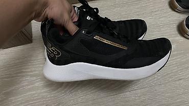 Кроссовки и спортивная обувь: Кроссовки, 35.5, 36, New Balance, Б/у, цвет - Черный, Платная доставка, Самовывоз — 1