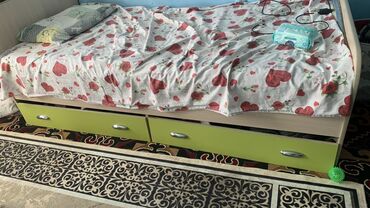 парящая кровать: Односпальная кровать, Б/у, С ящиком для хранения, длина - 200 см