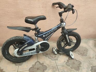 детский велосипед schwinn: Детский велосипед, 2-колесный, 3 - 4 года, Для мальчика, Б/у