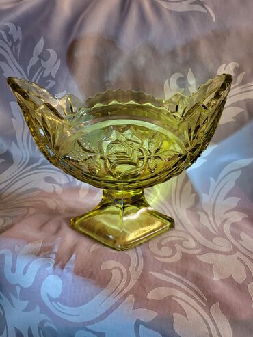 Kante: Bombonijera nova iz 30ih. godina. presovano staklostaklara — 3