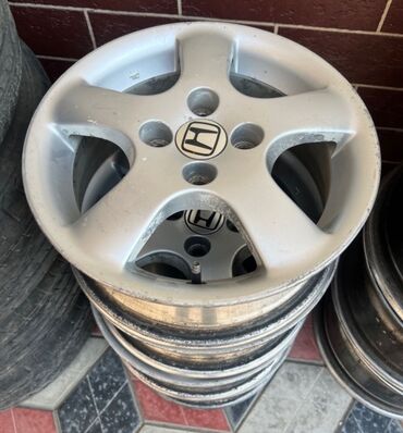 соляра: Куйма Дисктер R 14 Honda, Комплект, тешиктери - 4