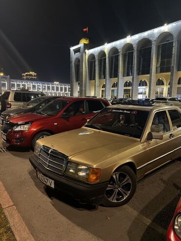 шлем на мотоцикл: Mercedes-Benz 190: 1983 г., Бензин, Седан