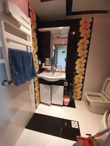 Köhnə tikili: Bakı, 2 otaqlı, Köhnə tikili, m. Qara Qarayev, 70 kv. m — 8