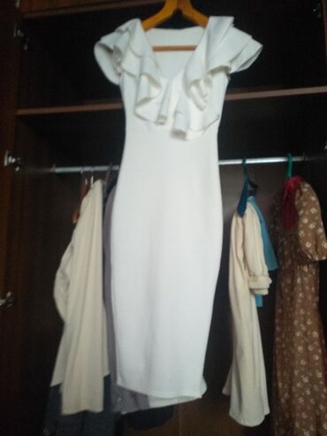 белый платья: Вечернее платье, Коктейльное, Короткая модель, Без рукавов, S (EU 36), M (EU 38)