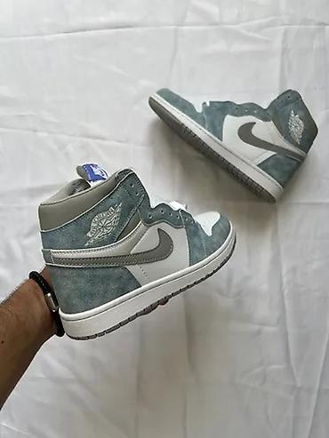 высокие кеды: Мужские кроссовки, 43, Air Jordan, Б/у, цвет - Голубой, Самовывоз, Платная доставка — 1