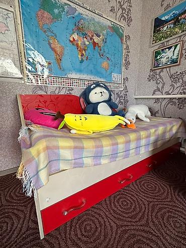 советский стенки: Детский/подростковый мебельный комплект в ярко‑красно‑кремовой гамме — 5