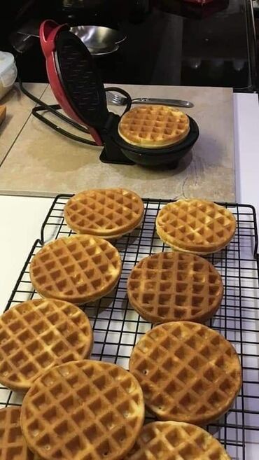 Ostali kuhinjski aparati: Mini aparat za galete. 350w
CENA 1850 din na lalafo.rs — 3 Ostali kuhinjski aparati: Mini aparat za galete. 350w
CENA 1850 din — 3