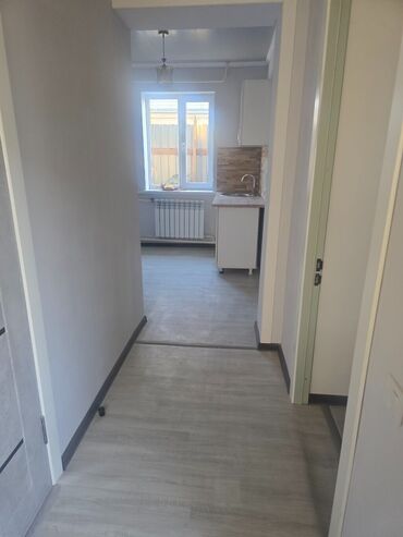 гостиница почасовая: 40 м², 1 комната, Подвал, погреб, Забор, огорожен