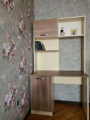 komputer uzre is elanlari: Kompüter masası, Laminat, Künc masa