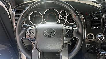 windom 2001: Toyota Sequoia: 2014 г., 5.7 л, Автомат, Газ — 10