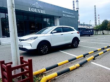 Электротранспорт: Электромобиль кроссовер (белый кузов, черная крыша и колёсные диски) — 2