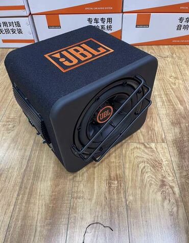 машина бугати: Сабвуфер JBL, мощный,звук отличный