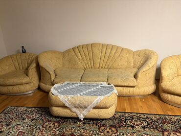 велюровые ковры для дома: Б/у, Классический диван, Диван, Журнальный стол, Без подьемного механизма, Нераскладной