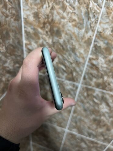 Apple iPhone: IPhone 11, Б/у, 128 ГБ, Зеленый, Защитное стекло, Чехол, 76 % — 9