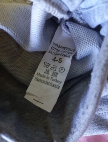 Koftalar, sviterlər: Geyimlerin tep tezesi de var icərisində bir iki defe geyilmişi de gül — 9