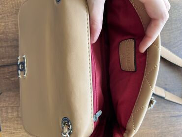 Çantalar: Çantalar satılır teze kimidir. 2 birlikde satılır. İki 10 azn tek tek — 9