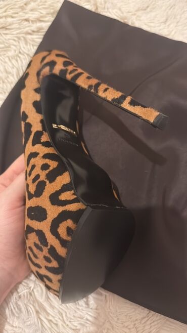 Tuflilər: Leopard naxışlı yüksək dabanlı qadın tuflisi - Üslub: Platformalı