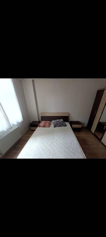 Uzunmüddətli kirayə mənzillər: Xətai metrosunun çıxışında 13 mertebeli binanın 3-cü mərtəbəsində — 14