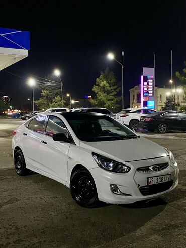 Hyundai: Hyundai Solaris: 2014 г., 1.6 л, Механика, Бензин, Седан