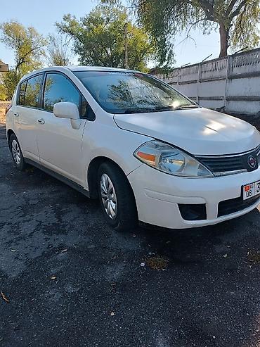 Nissan Versa: 2006 г., 1.8 л, Механика, Бензин, Хэтчбэк