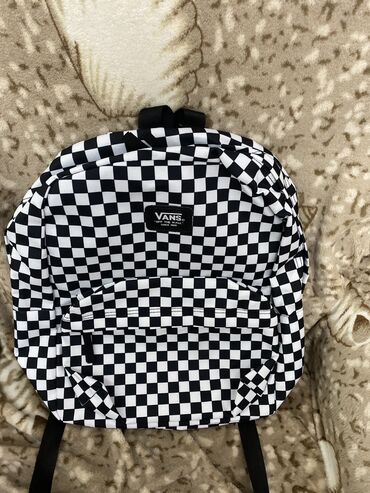 Классические сумки: Сумка vans
Новая
Хорошее качество