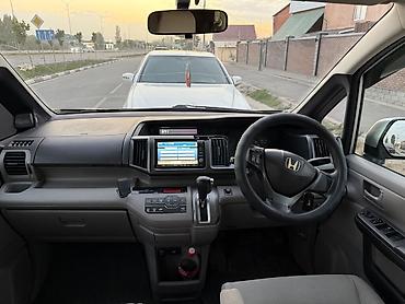Honda: Honda Stepwgn: 2010 г., 2 л, Автомат, Бензин, Минивэн — 9