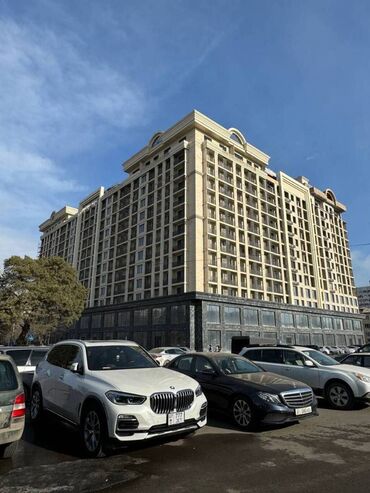 срочно продается квартира: 3 комнаты, 126 м², Элитка, 3 этаж, ПСО (под самоотделку)