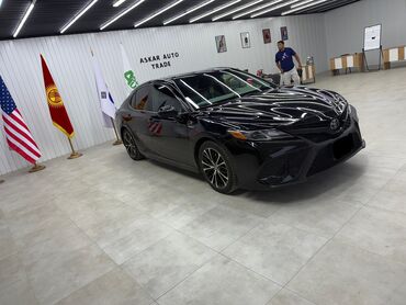 tayota runx: Toyota Camry: 2018 г., 2.5 л, Автомат, Бензин, Седан