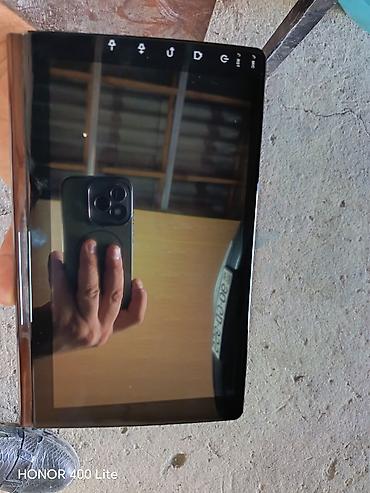 Avtomobil üçün Android multimedia başlıq (Tesla üslubunda böyük sensor