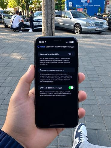 iphone 113: IPhone 11 Pro, Б/у, 256 ГБ, Графит, Чехол, 100 % — 6