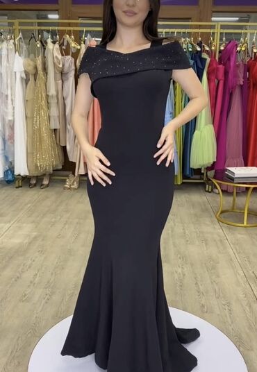 Ziyafət donları: Ziyafət və məclislər üçün uzun modellərdən ibarət qadın paltarları — 5