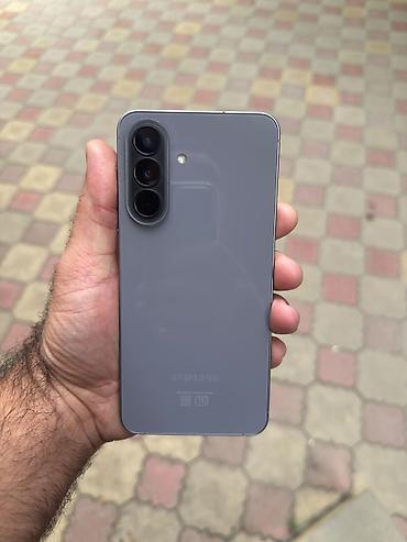 işlənmiş tikiş maşınları: Samsung Galaxy Z Fold 4, 256 GB, rəng - Gümüşü, Simsiz şarj — 1