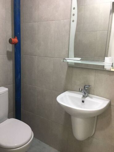 Digər kommersiya daşınmaz əmlakı: Nərimanov metrosuna 10 mertebeli binanın 2-ci mərtəbəsində yerləşən — 2