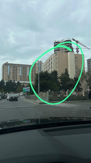 Uzunmüddətli kirayə mənzillər: 1 otaqlı mənzil – mərkəzi ərazi Xüsusiyyətlər: - Studia tipli geniş — 2