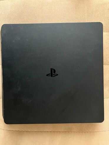 PS4 (Sony Playstation 4): Sony PlayStation 4 Slim 500GB Birinci elden ozumdedi usdada olmuyub