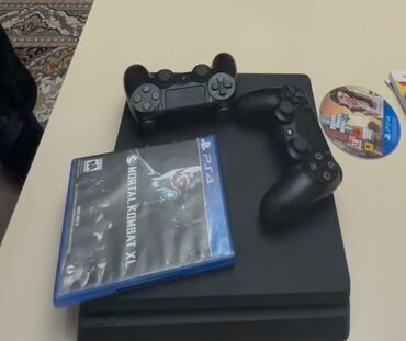 PS4 (Sony Playstation 4): Ps 4 slim 500 Gb 2 pult icində 2 diskli olan oyun mortal