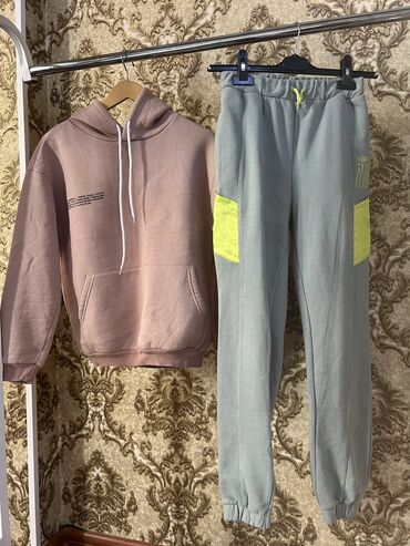 Комплекты одежды: Комплект, Б/у — 2