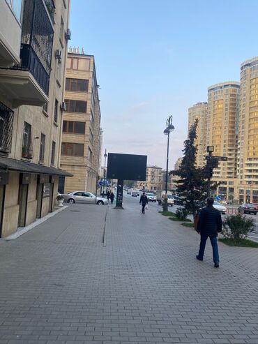 Mağazalar: Yasamal rayonu Dovlet Statistika Komitesinin yani bina prospektin — 8