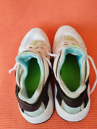 skechers beograd: NIKE HUARACHE RUN I patike broj 40, kao br 39 Duzina unutrasnjeg — 10