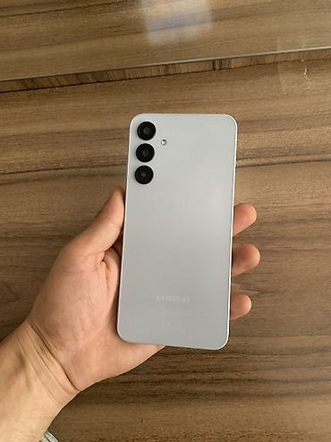 iphone 15 qiymeti: Samsung Galaxy A16, 128 GB, rəng - Gümüşü, Barmaq izi, Face ID, Simsiz şarj — 3