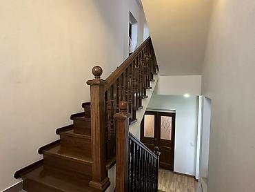 Долгосрочная аренда домов: 280 м², 6 комнат — 7