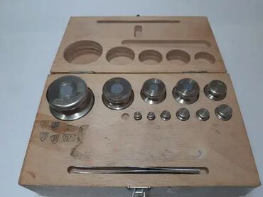 Ostali alati i mašine: Kalibracioni tegovi klase M1 (do 500grama) u drvenoj kutiji sa na lalafo.rs — 9 Ostali alati i mašine: Kalibracioni tegovi klase M1 (do 500grama) u drvenoj kutiji sa — 9