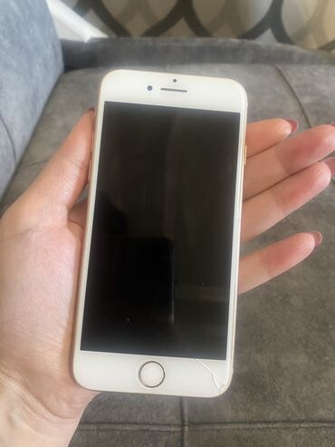 iphone 8 qırıq: IPhone 8