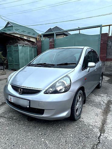 bud e9: Honda Fit: 2005 г., 1.3 л, Вариатор, Бензин, Хэтчбэк — 3