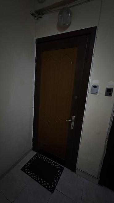 Qapi
En 90
Uzunluq 220
Evin giris qapisi