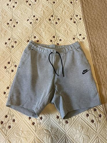 Шорты: Шорты Nike Tech Fleece. 1. Бордовые S, новая с этикеткой, заказывал — 4