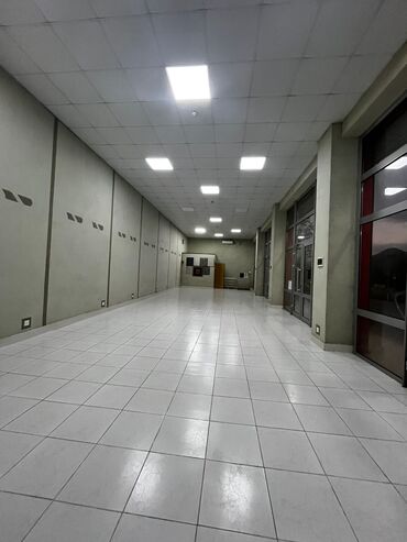 Mağazalar: Kommersiya obyekti – İcarəyə verilir.Qiymetde endirim olacaq. -Obyekt — 12