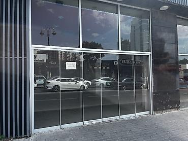 ayna qapi: Sürgülü şüşə qapı satılır 220 cm hündürlük 400 cm uzunluq tək bir — 1