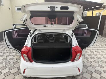 Chevrolet: Chevrolet Spark: 2016 г., 1 л, Вариатор, Бензин, Хэтчбэк — 19